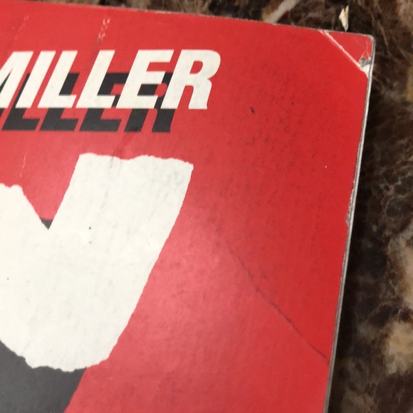 Sin City by Frank Miller, Paperback Book good used condition - Picture 2 of 12